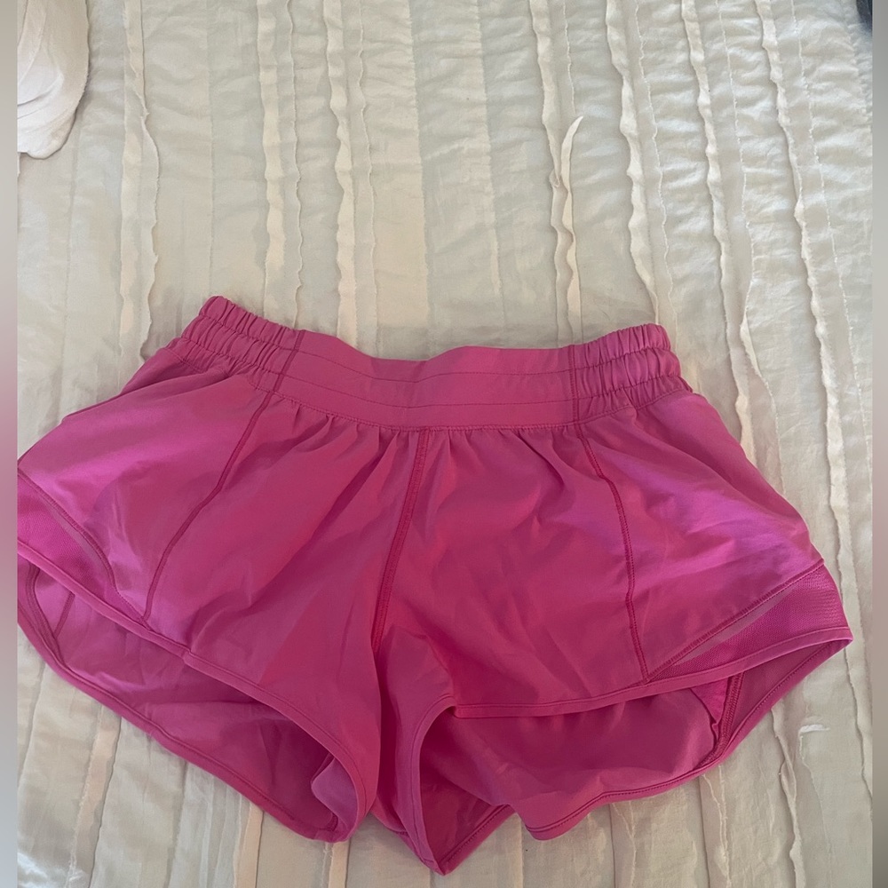 LULULEMON hotty hot shorts 2.5” sonic pink size 6